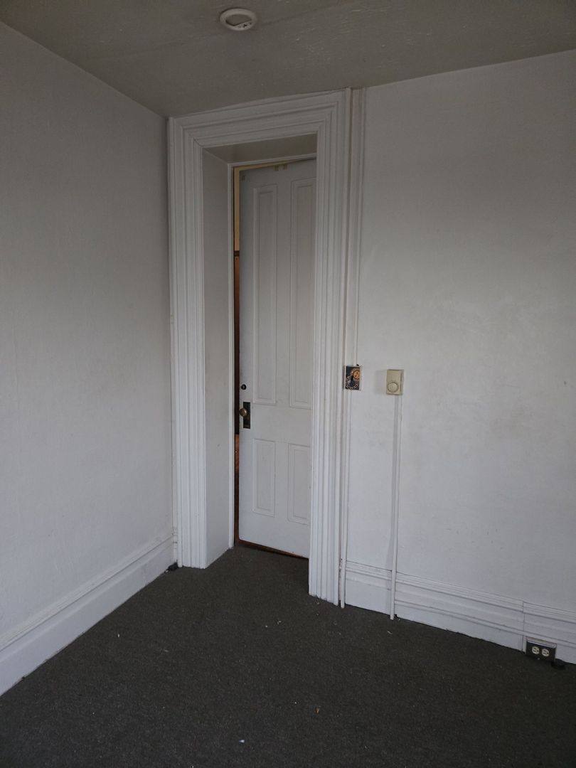 Apartment for rent at 127 Lincoln Way W, Chambersburg, PA 17201