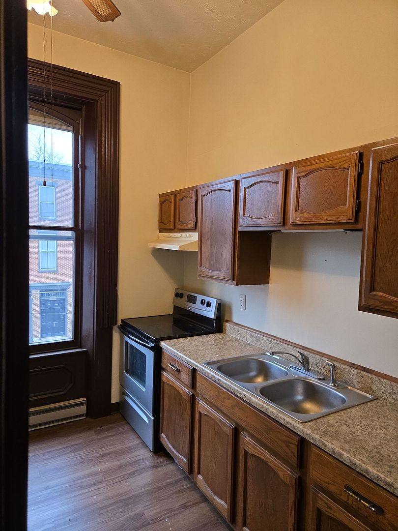 Apartment for rent at 127 Lincoln Way W, Chambersburg, PA 17201
