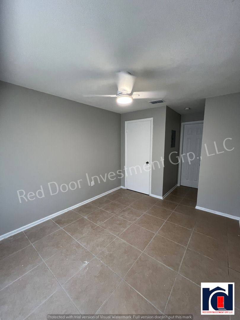 Apartment for rent at 800 N Hastings St, Orlando, FL 32808
