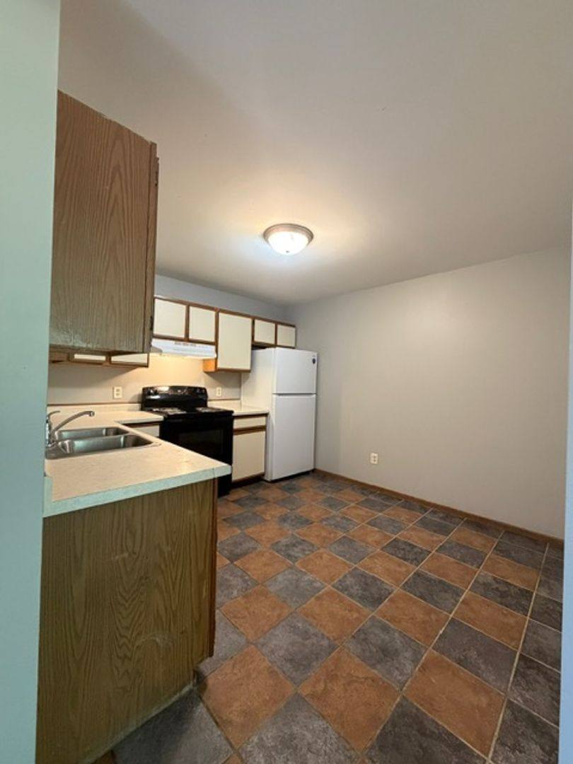 Apartment for rent at 1103 Glades Dr, Altoona, WI 54720