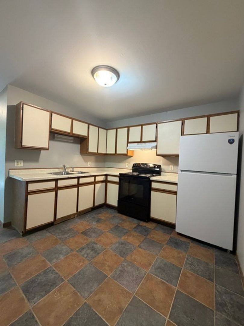 Apartment for rent at 1103 Glades Dr, Altoona, WI 54720