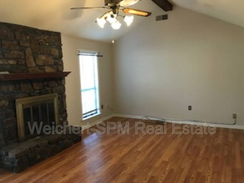 House for rent at 3219 Elmore Park Rd, Memphis, TN 38134