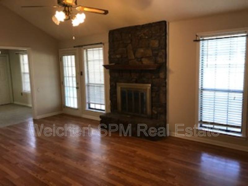 House for rent at 3219 Elmore Park Rd, Memphis, TN 38134