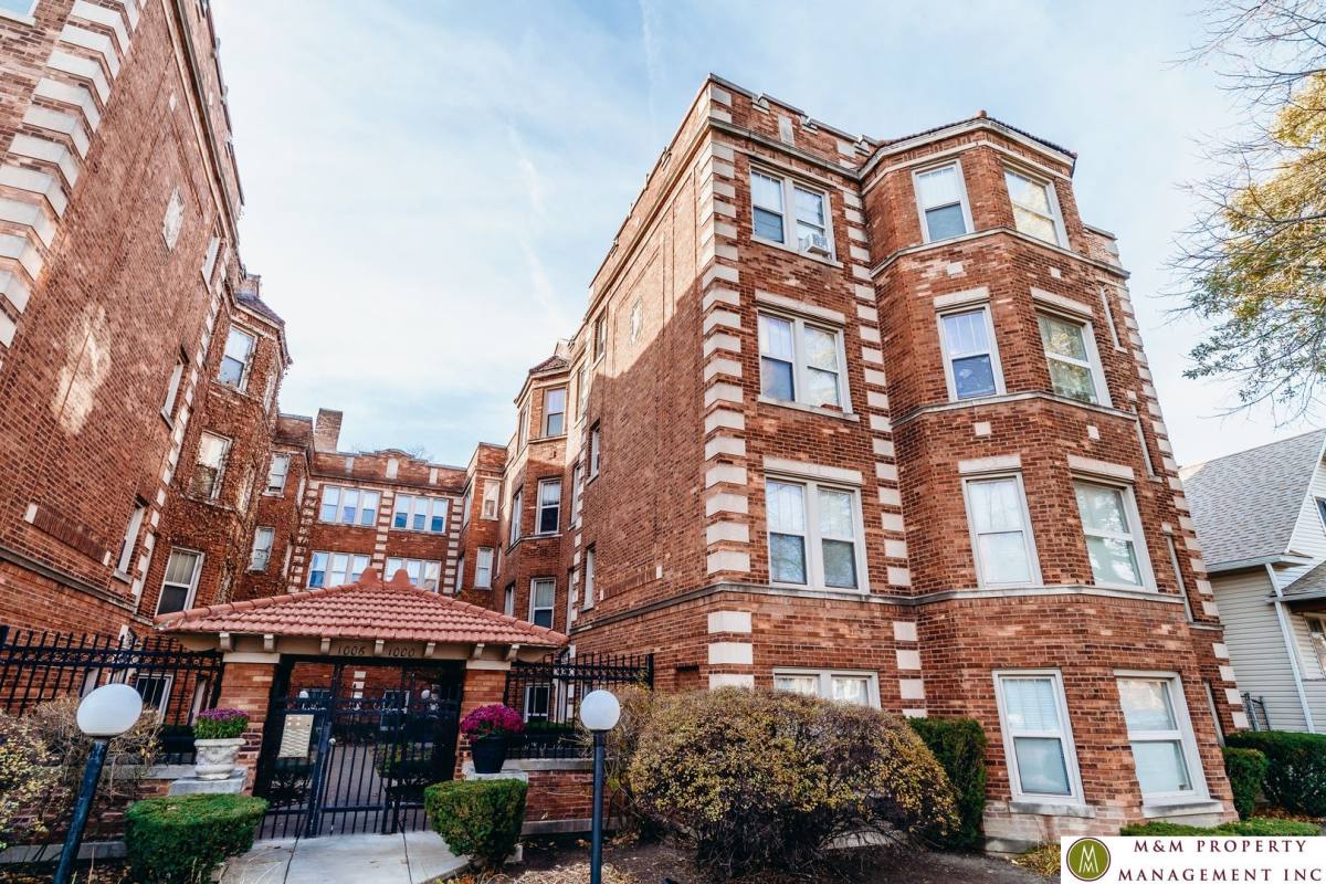Apartment for rent at 1000 S Austin Blvd, Oak Park, IL 60304