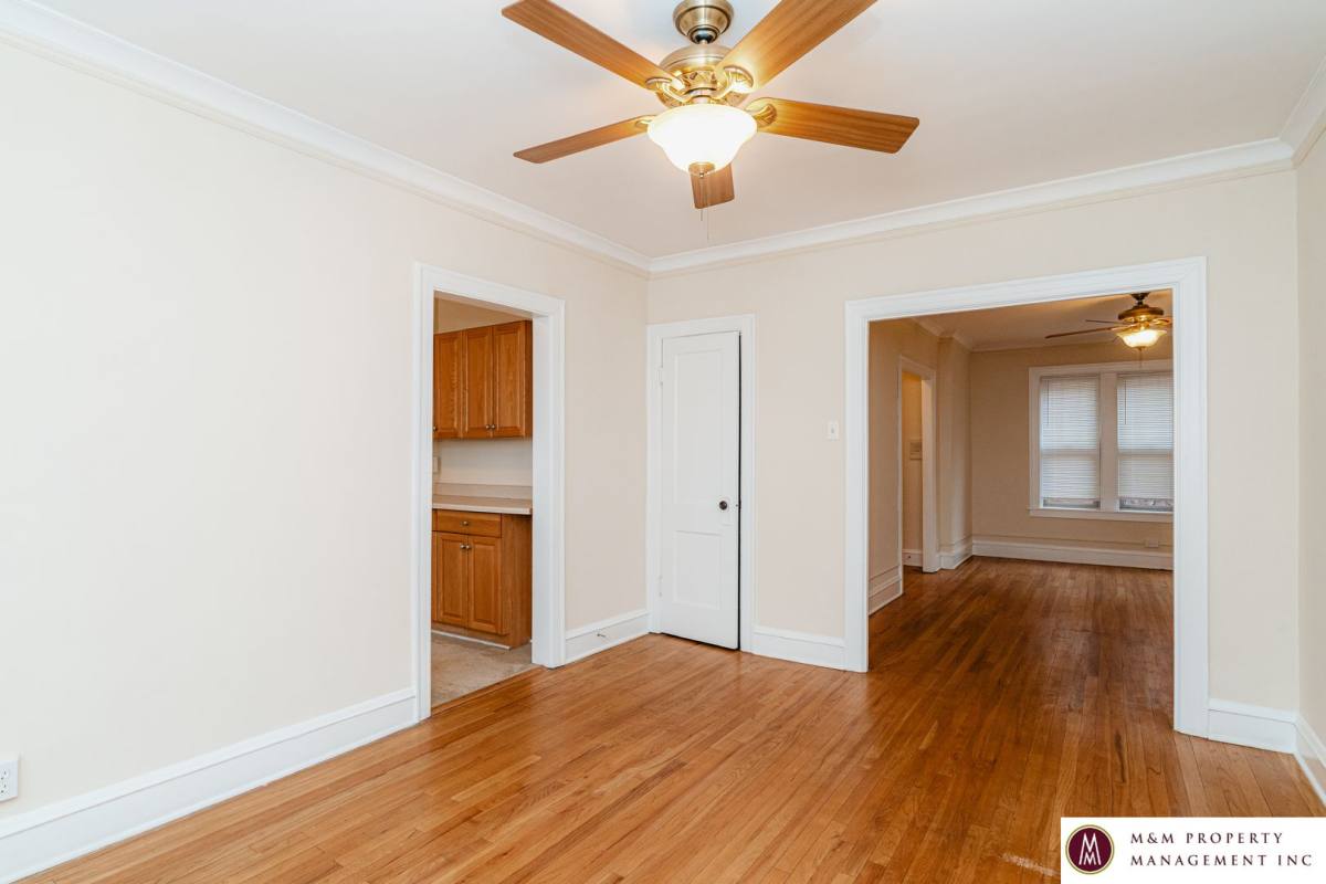 Apartment for rent at 1000 S Austin Blvd, Oak Park, IL 60304