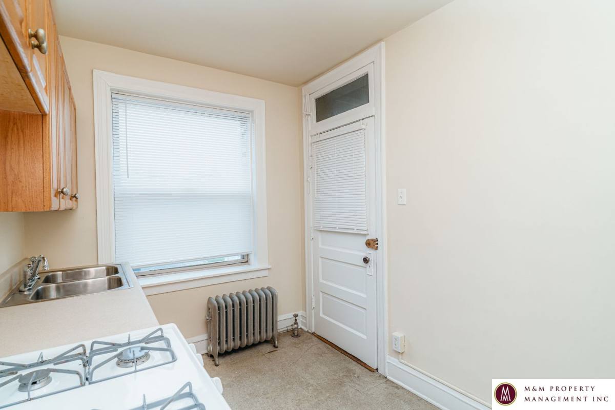 Apartment for rent at 1000 S Austin Blvd, Oak Park, IL 60304