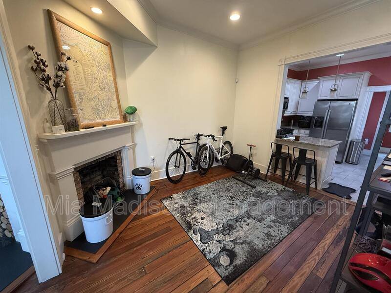 Apartment for rent at 304 E 33rd St, Savannah, GA 31401