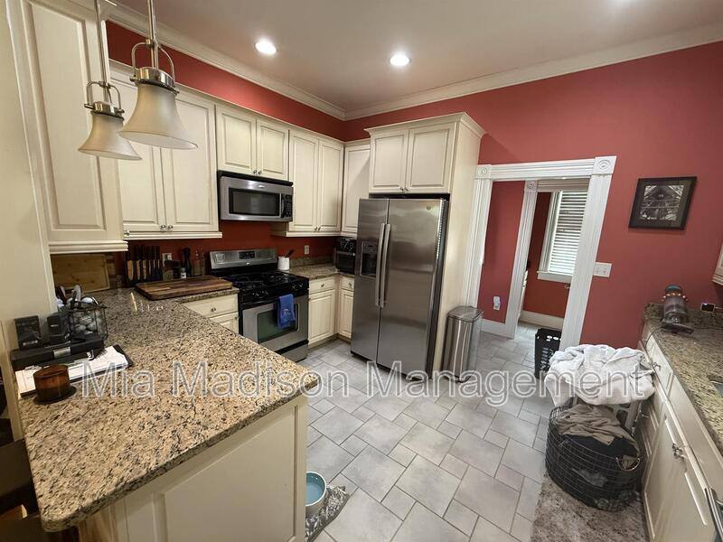 Apartment for rent at 304 E 33rd St, Savannah, GA 31401