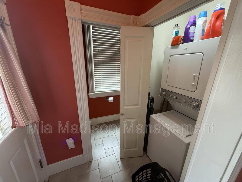 Apartment for rent at 304 E 33rd St, Savannah, GA 31401