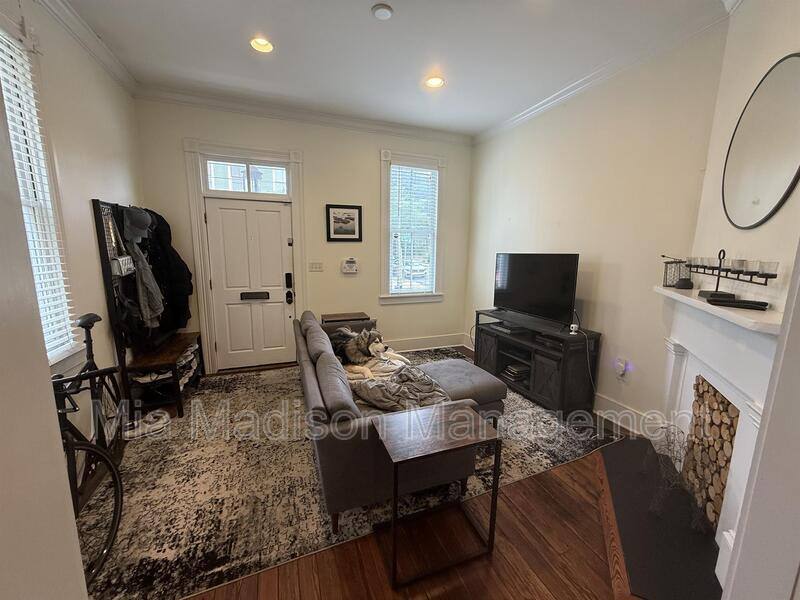 Apartment for rent at 304 E 33rd St, Savannah, GA 31401