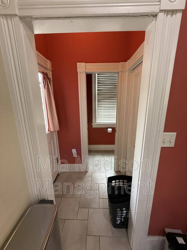 Apartment for rent at 304 E 33rd St, Savannah, GA 31401