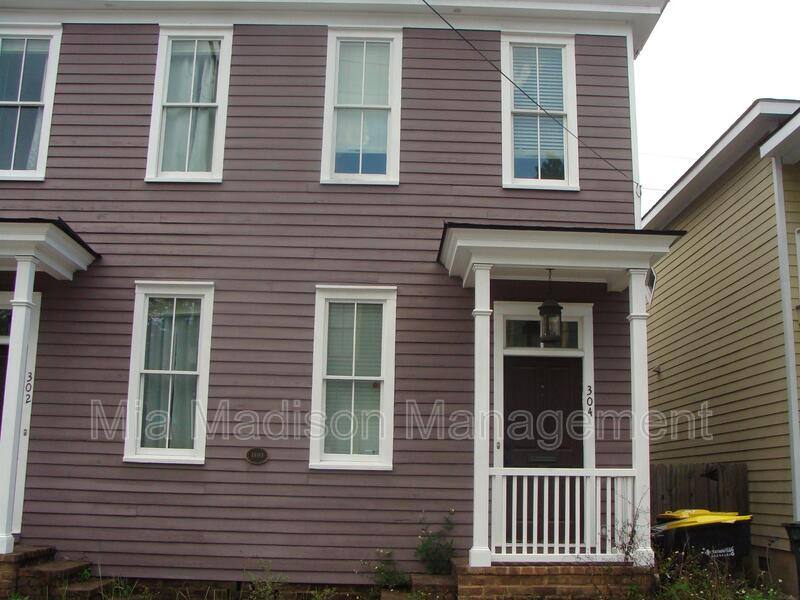 Apartment for rent at 304 E 33rd St, Savannah, GA 31401
