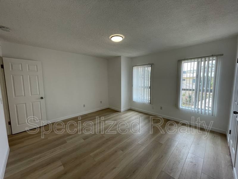 Townhouse for rent at 322 E Dryden St #4, Glendale, CA 91207