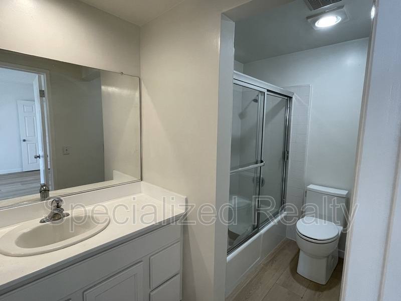 Townhouse for rent at 322 E Dryden St #4, Glendale, CA 91207