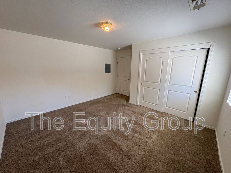 Apartment for rent at 2519 W Oriole Ave, Visalia, CA 93291