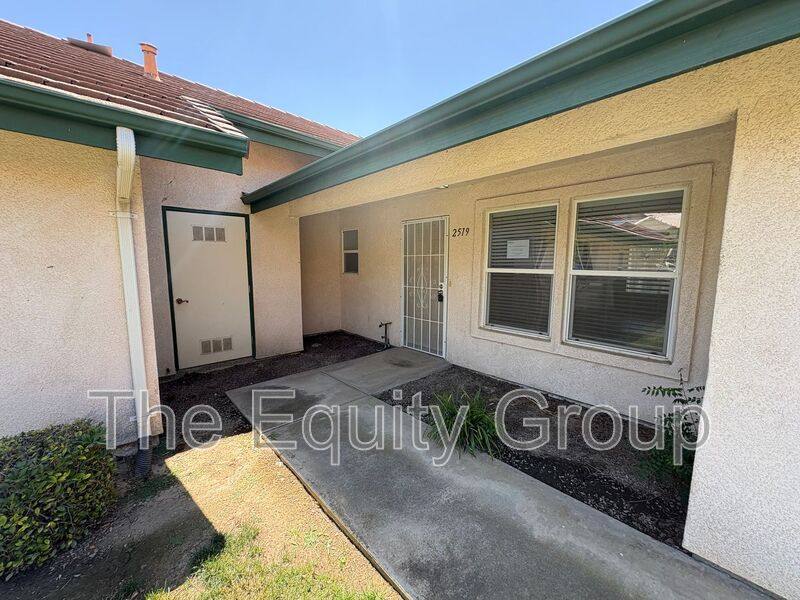 Apartment for rent at 2519 W Oriole Ave, Visalia, CA 93291