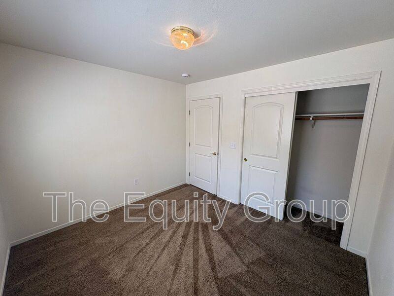 Apartment for rent at 2519 W Oriole Ave, Visalia, CA 93291
