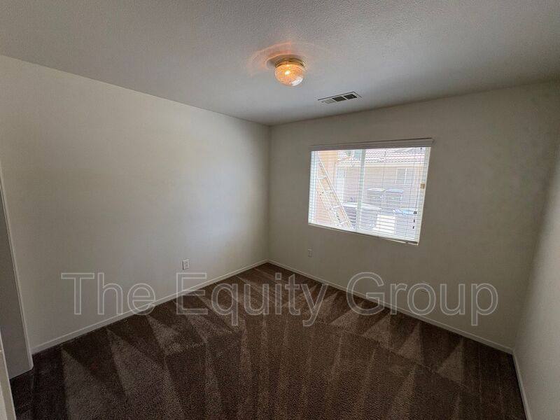 Apartment for rent at 2519 W Oriole Ave, Visalia, CA 93291