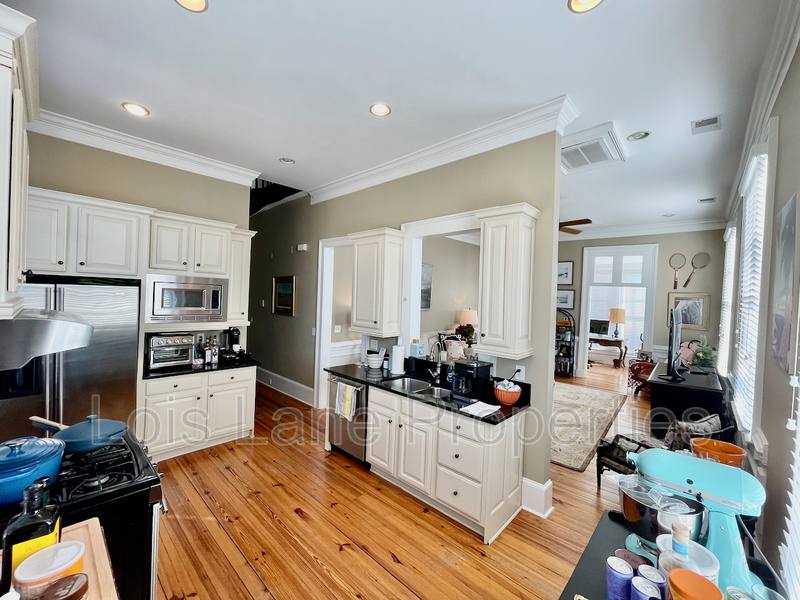 Apartment for rent at 192 Wentworth St #B, Charleston, SC 29401