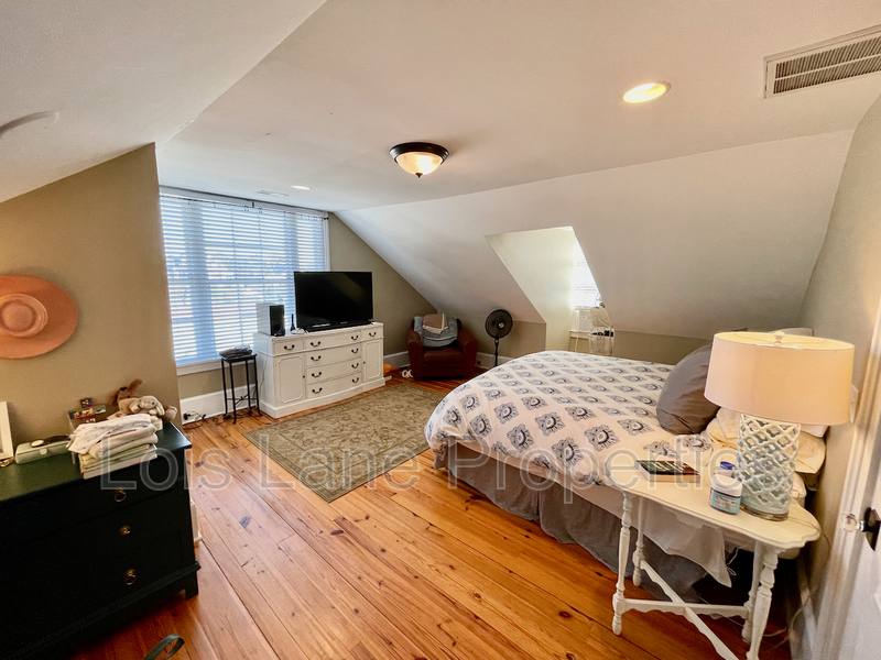 Apartment for rent at 192 Wentworth St #B, Charleston, SC 29401