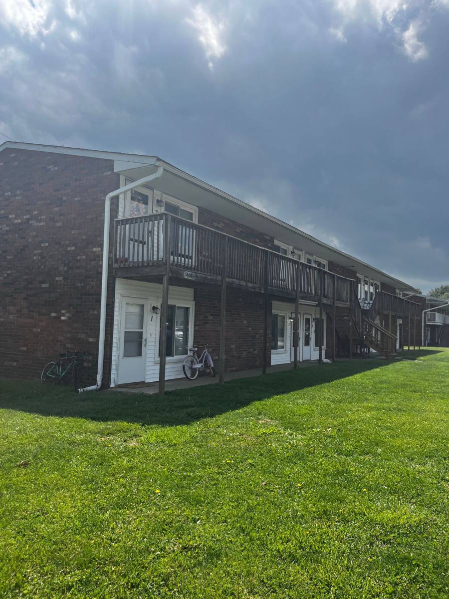 Apartment for rent at 400 S Parkway Dr, Bloomington, IN 47403