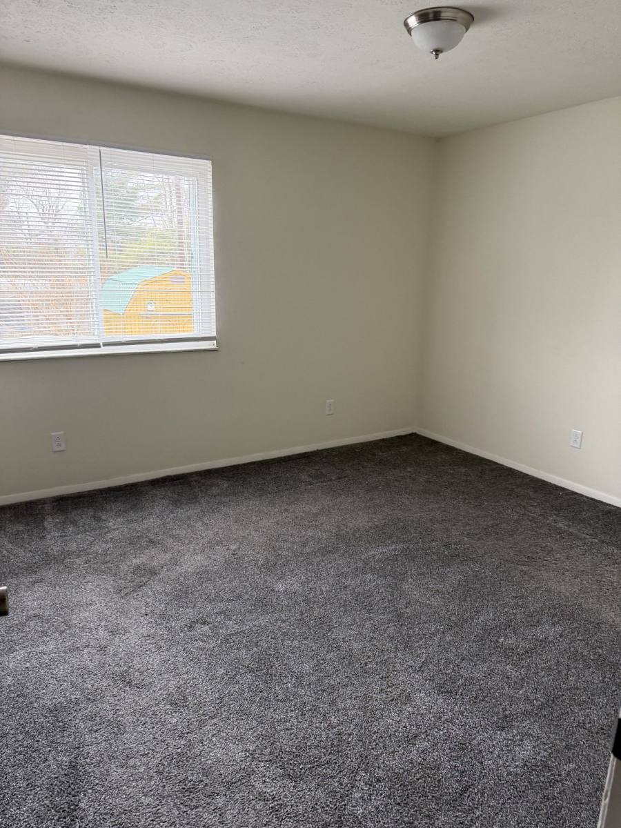 Apartment for rent at 400 S Parkway Dr, Bloomington, IN 47403