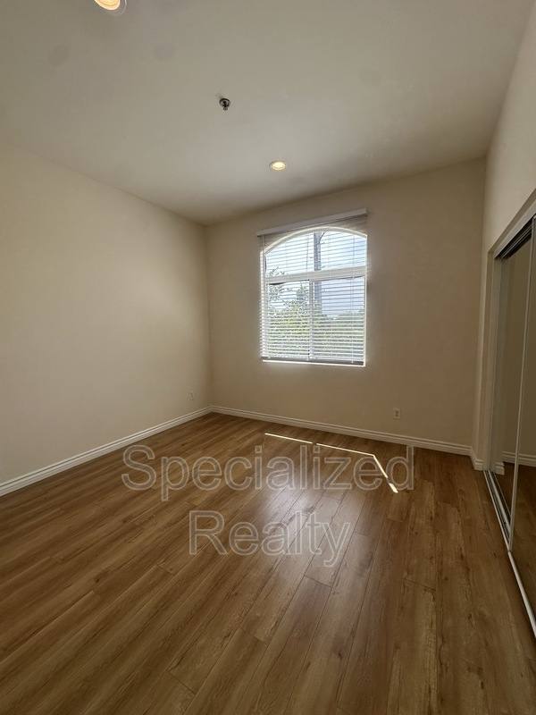 Townhouse for rent at 5716 Whitsett Ave #3, Valley Village, CA 91607