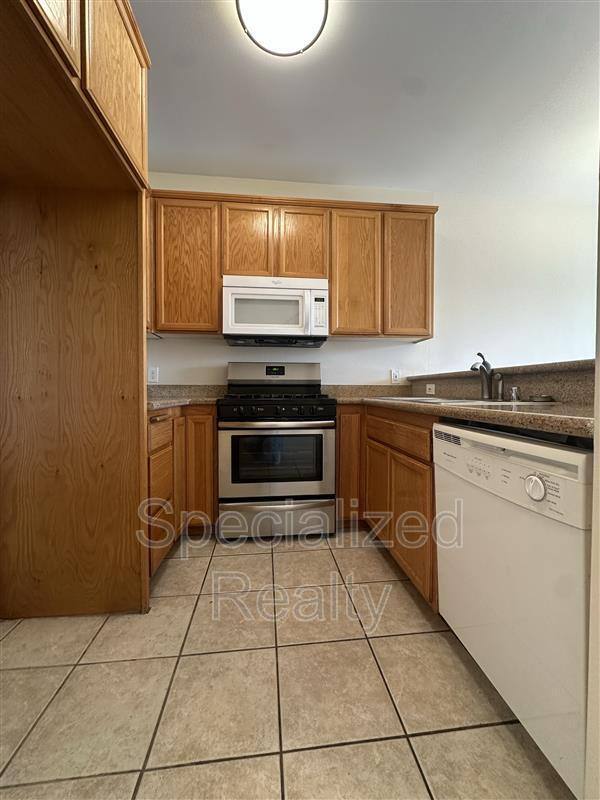 Townhouse for rent at 5716 Whitsett Ave #3, Valley Village, CA 91607