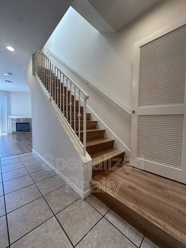Townhouse for rent at 5716 Whitsett Ave #3, Valley Village, CA 91607