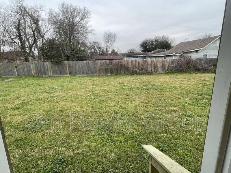 House for rent at 6315 Sayers St, Houston, TX 77026
