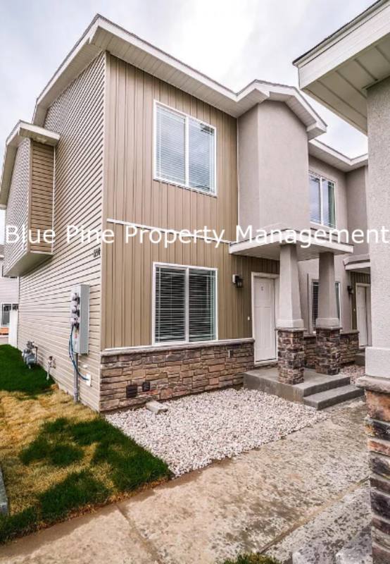 Townhouse for rent at 710 S Saturn Ave #B, Idaho Falls, ID 83402