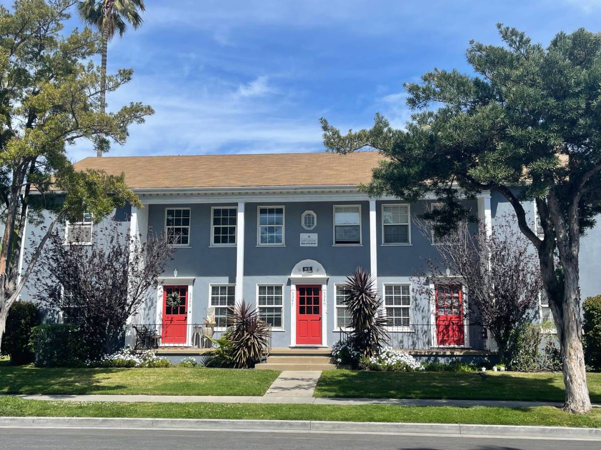 Apartment for rent at 5343 E The Toledo, Long Beach, CA 90803