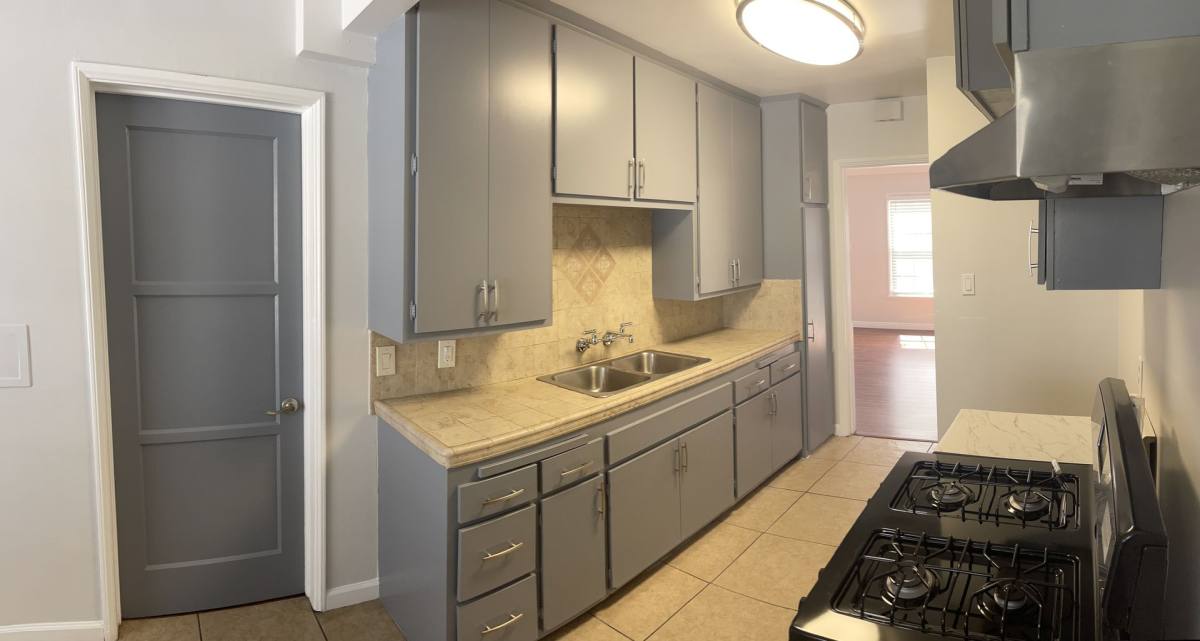 Apartment for rent at 5343 E The Toledo, Long Beach, CA 90803