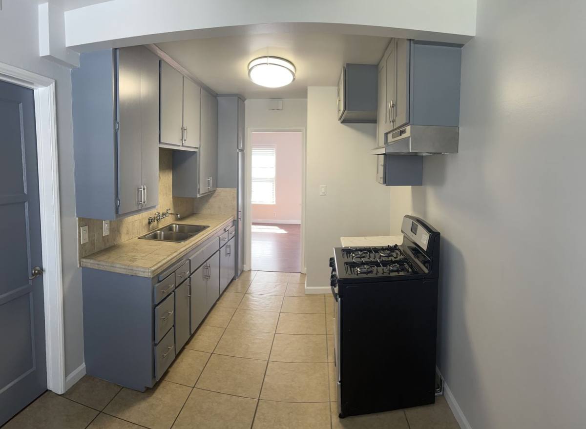 Apartment for rent at 5343 E The Toledo, Long Beach, CA 90803