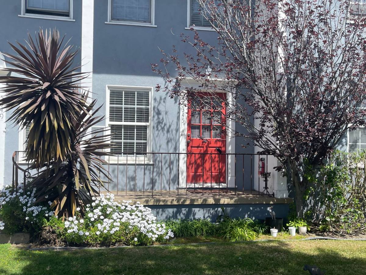 Apartment for rent at 5343 E The Toledo, Long Beach, CA 90803