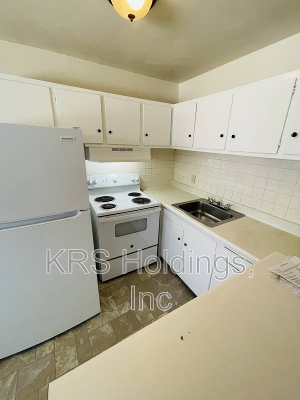 Apartment for rent at 946 W Oceanview #1, Norfolk, VA 23503