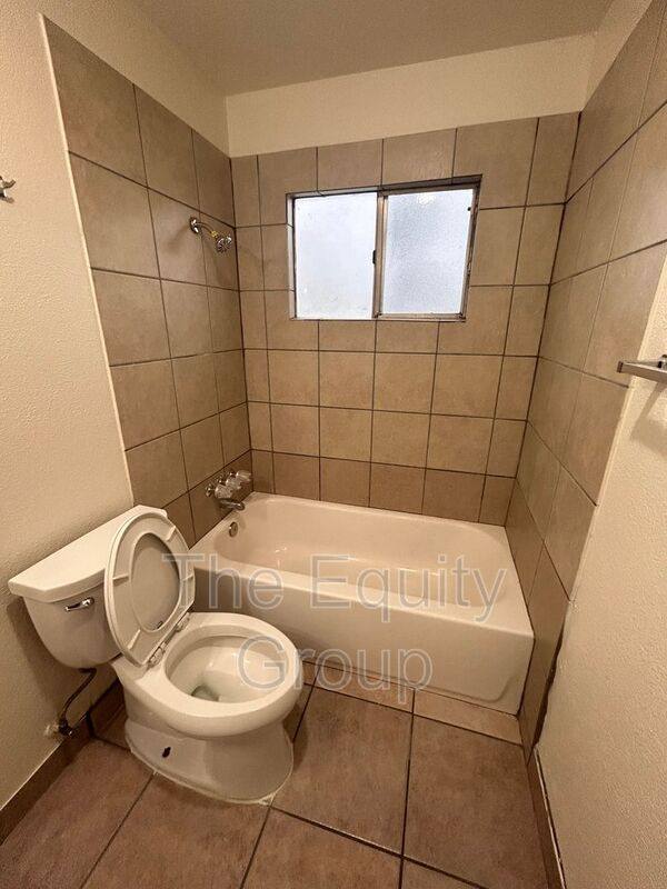 Apartment for rent at 331 E Elm St #6, Hanford, CA 93230