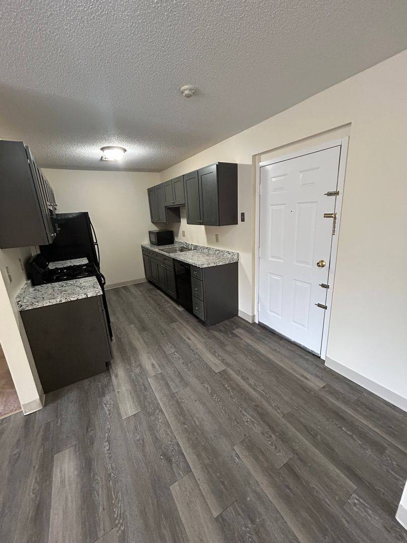 Apartment for rent at 190 Ledge St, Nashua, NH 03060