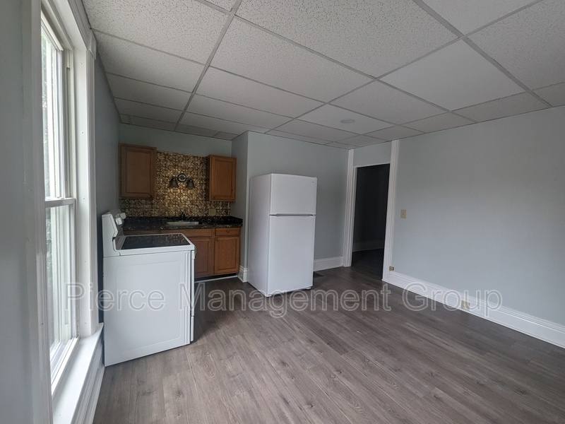 Apartment for rent at 6 Blake St #1B, Concord, NH 03301