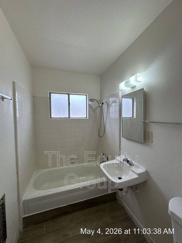 Apartment for rent at 560 S Richmond Ave #5, Hanford, CA 93230
