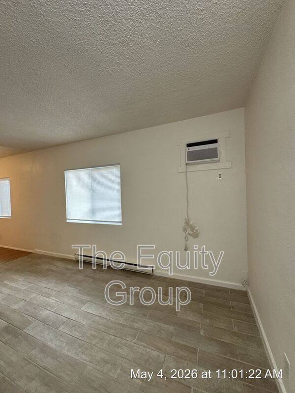 Apartment for rent at 560 S Richmond Ave #5, Hanford, CA 93230