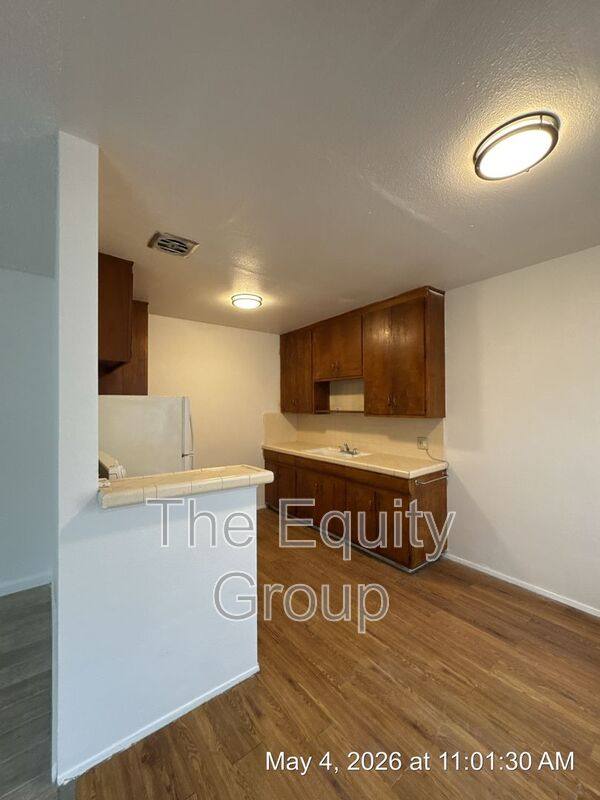 Apartment for rent at 560 S Richmond Ave #5, Hanford, CA 93230