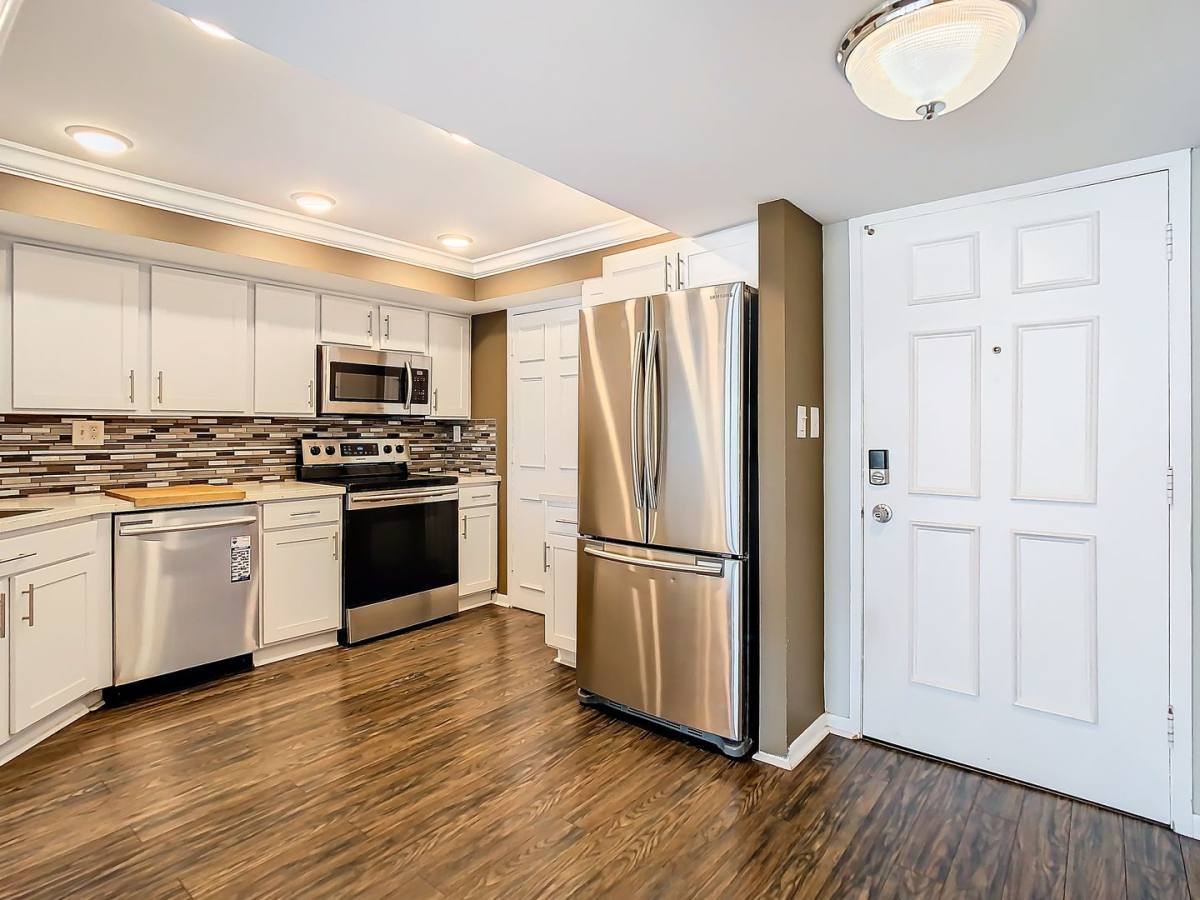 Condo for rent at 7400 Sun Island Dr, Saint Petersburg, FL 33707