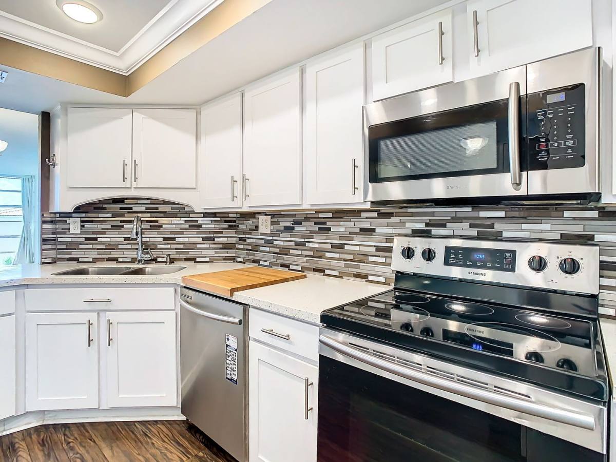 Condo for rent at 7400 Sun Island Dr, Saint Petersburg, FL 33707