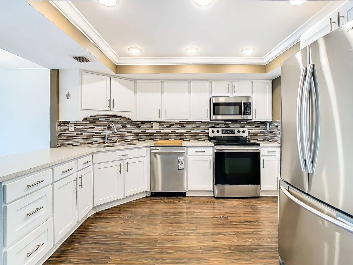 Condo for rent at 7400 Sun Island Dr, Saint Petersburg, FL 33707