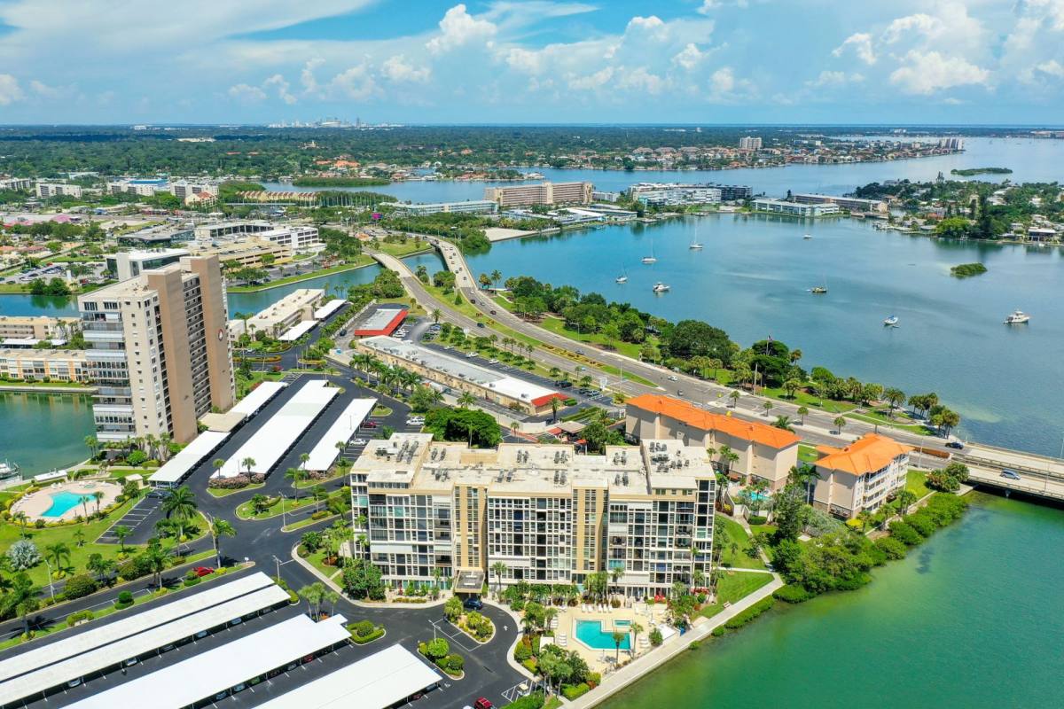 Condo for rent at 7400 Sun Island Dr, Saint Petersburg, FL 33707