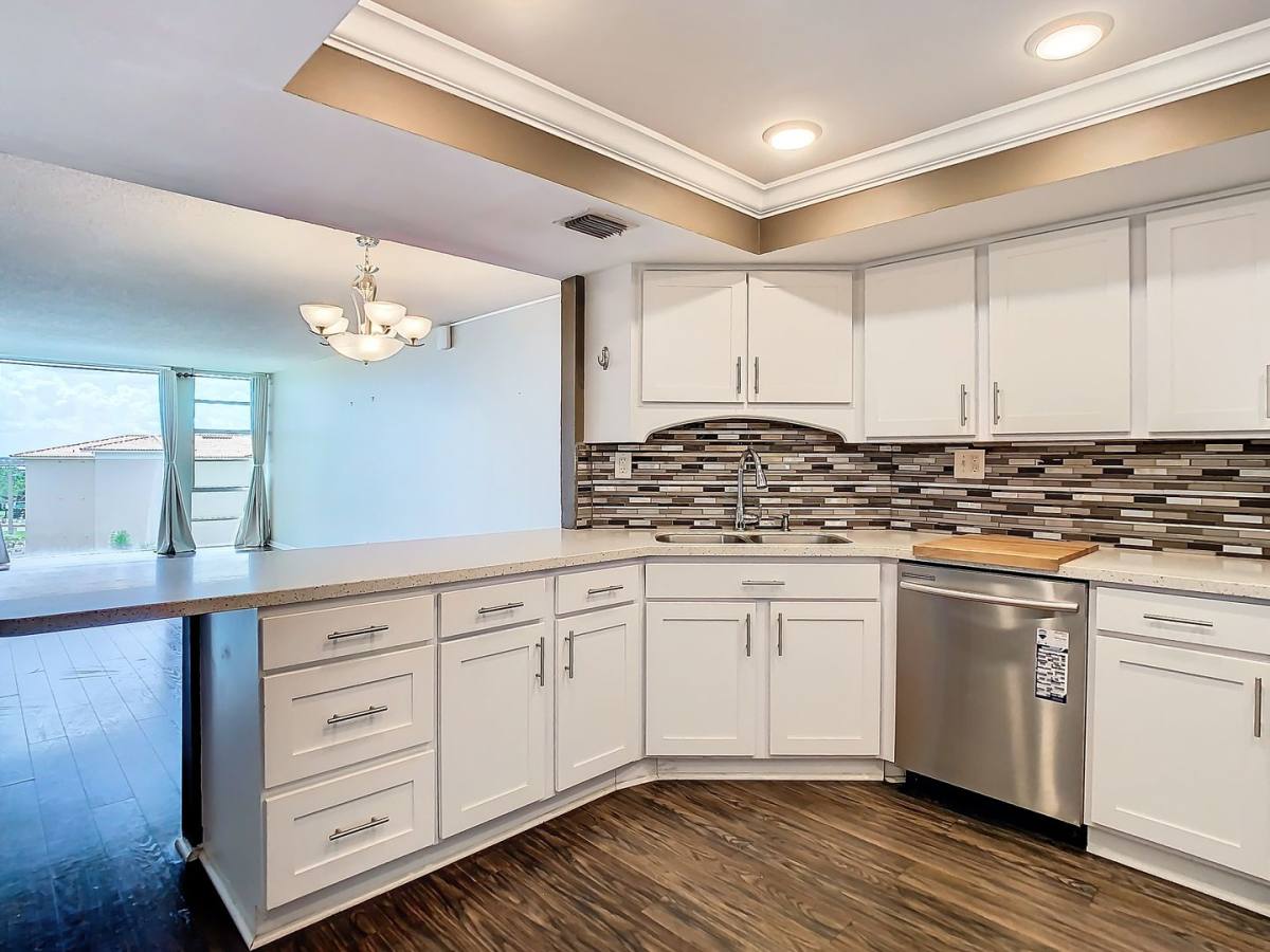 Condo for rent at 7400 Sun Island Dr, Saint Petersburg, FL 33707