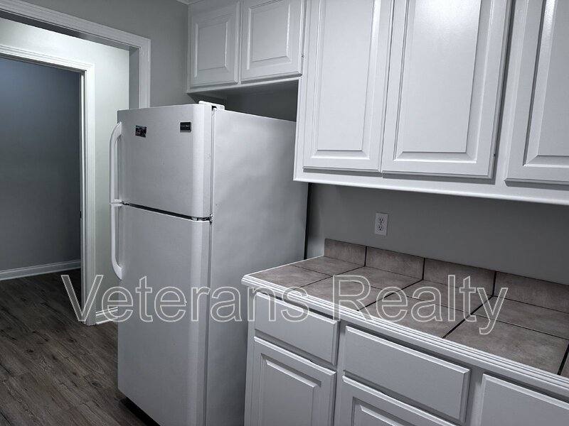 Apartment for rent at 200B Commerce St, Gulfport, MS 39507