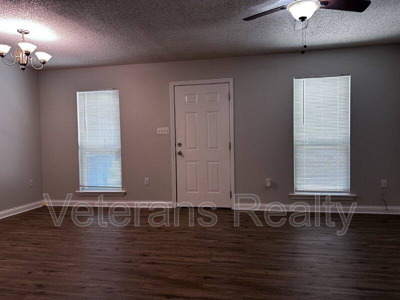Apartment for rent at 200B Commerce St, Gulfport, MS 39507