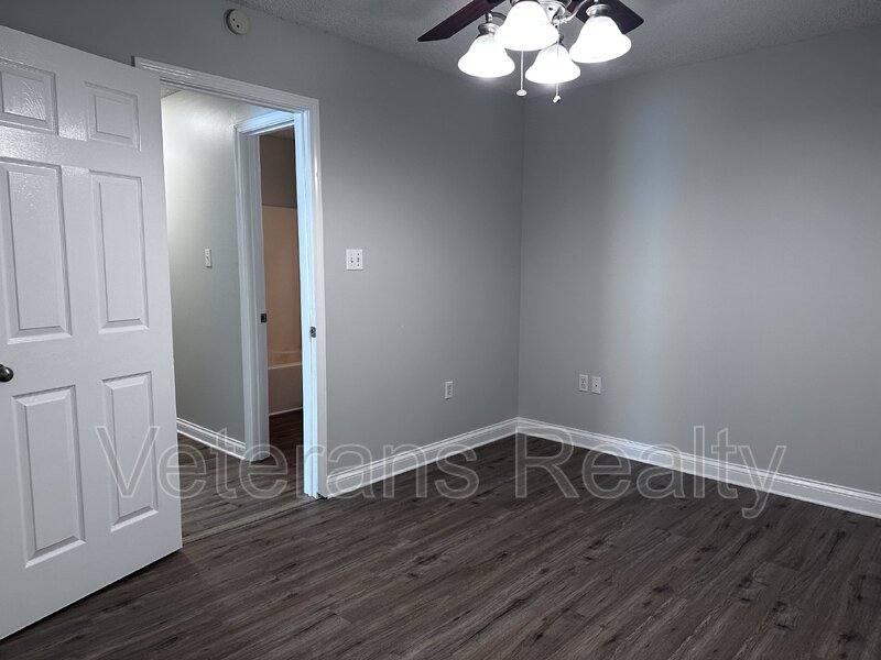 Apartment for rent at 200B Commerce St, Gulfport, MS 39507